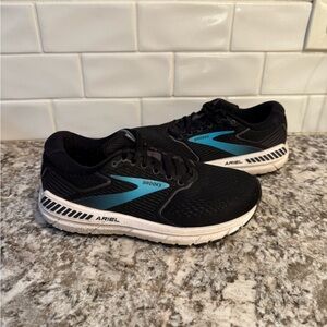 Women’s Brooks Ariel 20 - Black with Blue